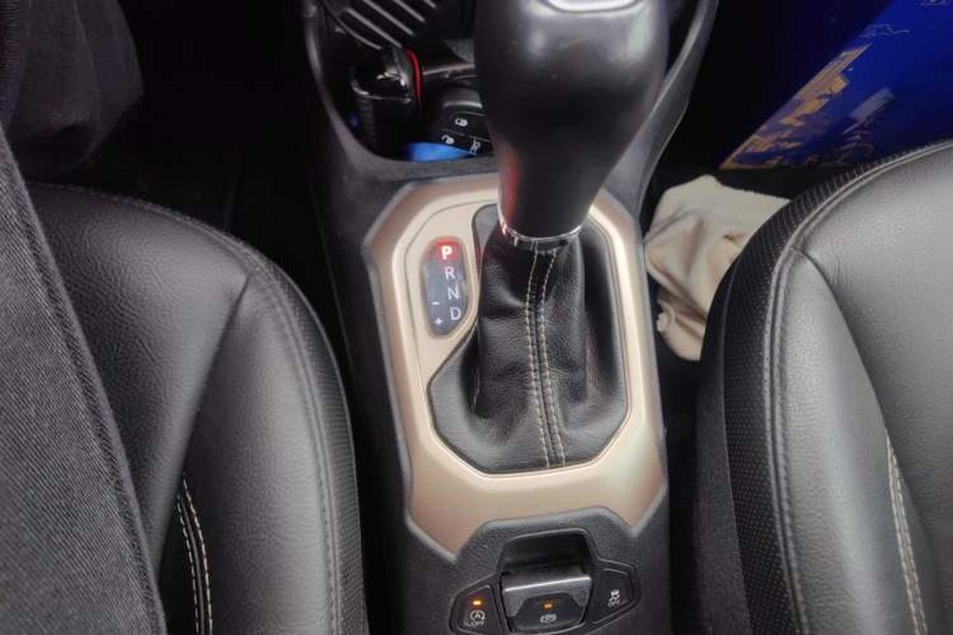 Used Jeep Renegade 2016 1.4T Automatic Smart Edition Gear Lever