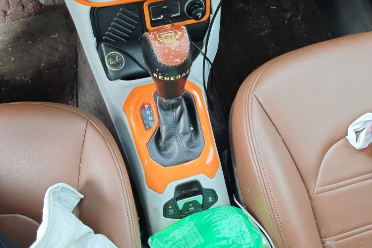 Used Jeep Renegade 2016 1.4T Automatic Jingneng Edition Gear Lever