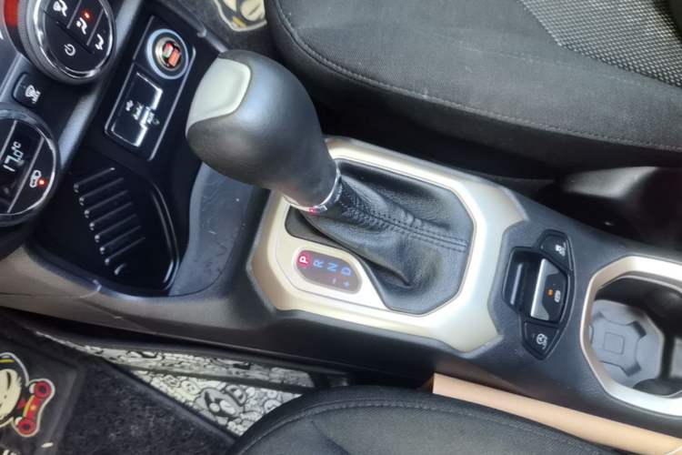 Used Jeep Renegade 2016 1.4T Automatic Jingneng Version+ Gear Lever