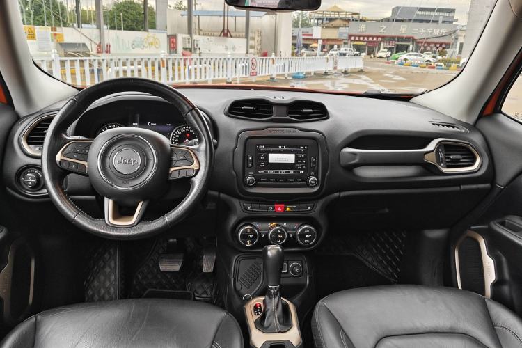 Used Jeep Renegade 2016 1.4T Automatic Smart Edition Interior 1