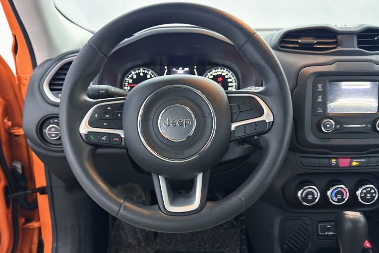 Used Jeep Renegade 2016 1.4T Automatic Jingneng Edition Interior 3