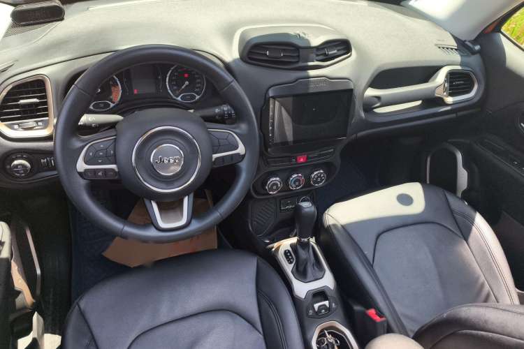 Used Jeep Renegade 2016 1.4T Automatic Jingneng Edition Interior 3