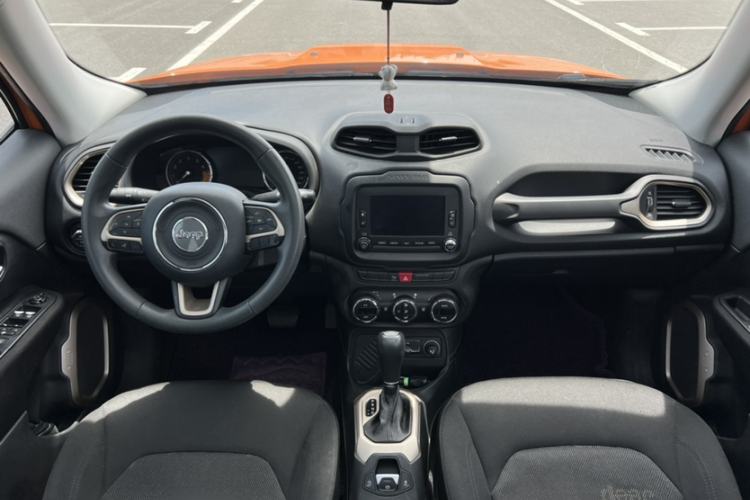Used Jeep Renegade 2016 1.4T Automatic Jingneng Version+ Interior 4