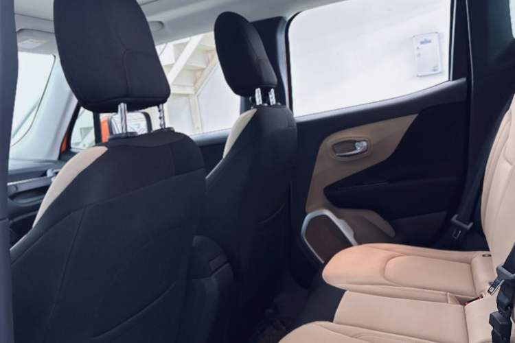 Used Jeep Renegade 2016 1.4T Automatic Jingneng Edition Interior 6