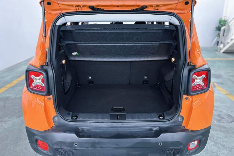 Used Jeep Renegade 2016 1.4T Automatic Jingneng Edition Interior 7