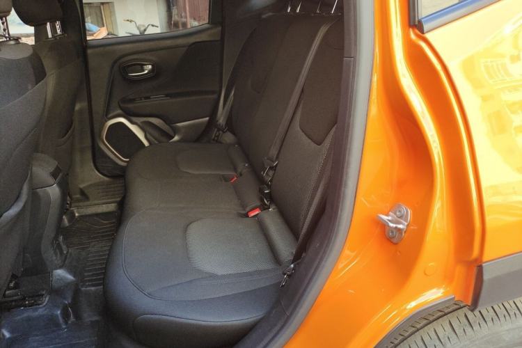 Used Jeep Renegade 2016 1.4T Automatic High-Energy Version Left Rear Seat