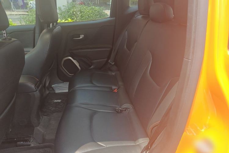 Used Jeep Renegade 2016 1.4T Automatic Jingneng Edition Left Rear Seat