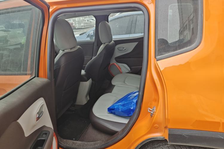 Used Jeep Renegade 2016 1.4T Automatic Jingneng Edition Left Rear Seat
