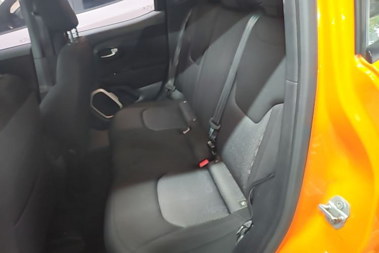 Used Jeep Renegade 2016 1.4T Automatic Jingneng Edition Left Rear Seat