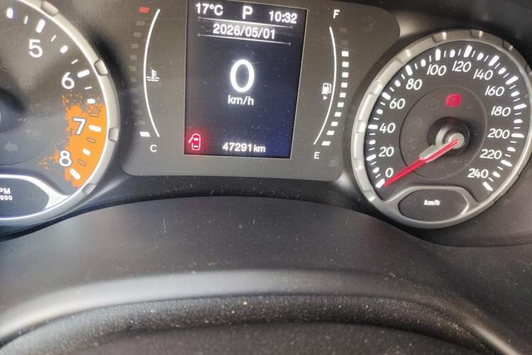 Used Jeep Renegade 2016 1.4T Automatic High-Energy Version Odometer Close Up