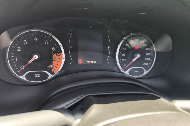 Used Jeep Renegade 2016 1.4T Automatic Jingneng Edition Odometer Close Up