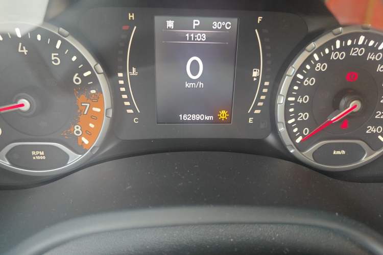 Used Jeep Renegade 2016 1.4T Automatic Jingneng Edition Odometer Close Up