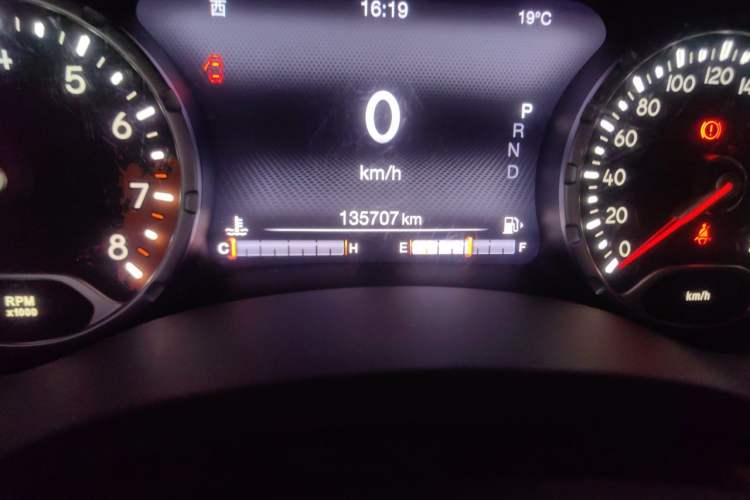 Used Jeep Renegade 2016 1.4T Automatic Smart Edition Odometer Close Up