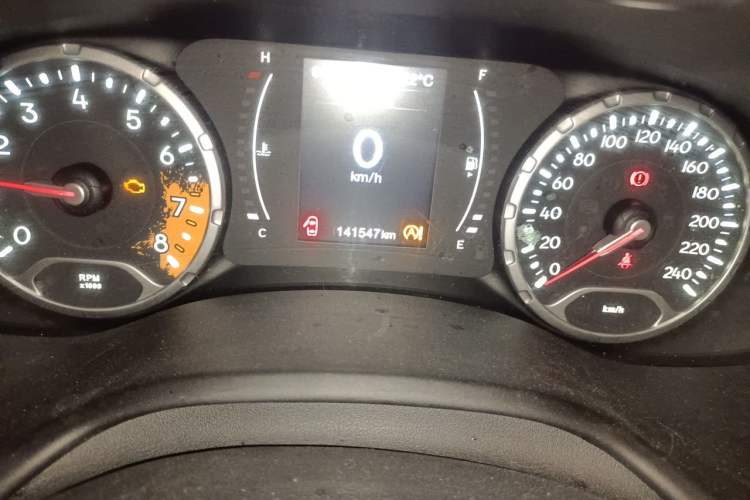 Used Jeep Renegade 2016 1.4T Automatic Kinetic Edition Odometer Close Up
