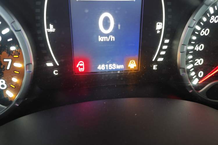 Used Jeep Renegade 2016 1.4T Automatic Jingneng Edition Odometer Close Up