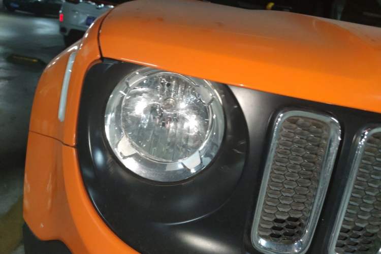 Used Jeep Renegade 2016 1.4T Automatic Jingneng Version+ Right Front Headlight