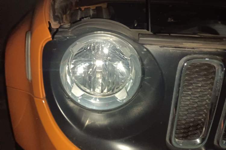 Used Jeep Renegade 2016 1.4T Automatic Kinetic Edition Right Front Headlight