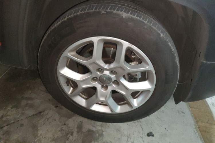 Used Jeep Renegade 2016 1.4T Automatic Jingneng Version+ Right Front Wheel Hub
