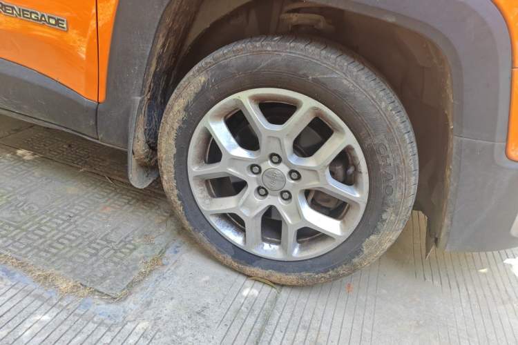 Used Jeep Renegade 2016 1.4T Automatic Jingneng Edition Right Front Wheel Hub