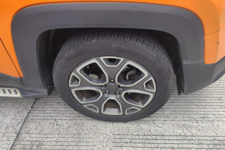 Used Jeep Renegade 2016 1.4T Automatic Smart Edition Right Front Wheel Hub