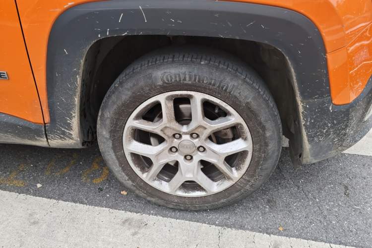 Used Jeep Renegade 2016 1.4T Automatic Jingneng Edition Right Front Wheel Hub
