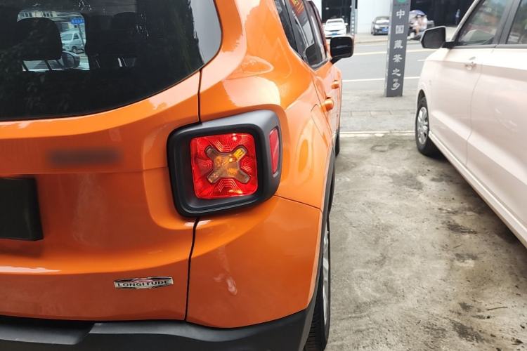 Used Jeep Renegade 2016 1.4T Automatic Jingneng Edition Right Rear Taillight