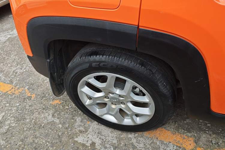 Used Jeep Renegade 2016 1.4T Automatic High-Energy Version Right Rear Wheel Hub