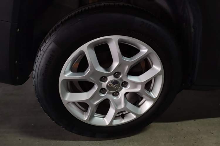 Used Jeep Renegade 2016 1.4T Automatic Jingneng Edition Right Rear Wheel Hub