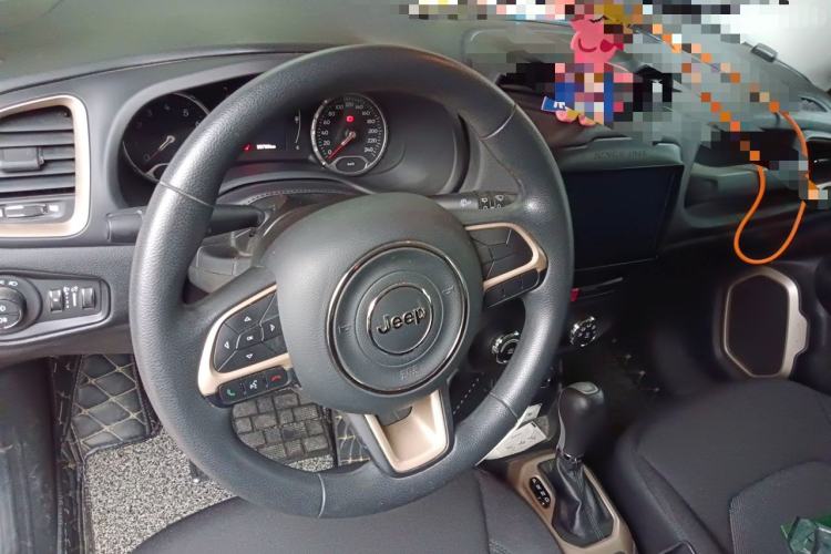 Used Jeep Renegade 2016 1.4T Automatic High-Energy Version Steering Wheel