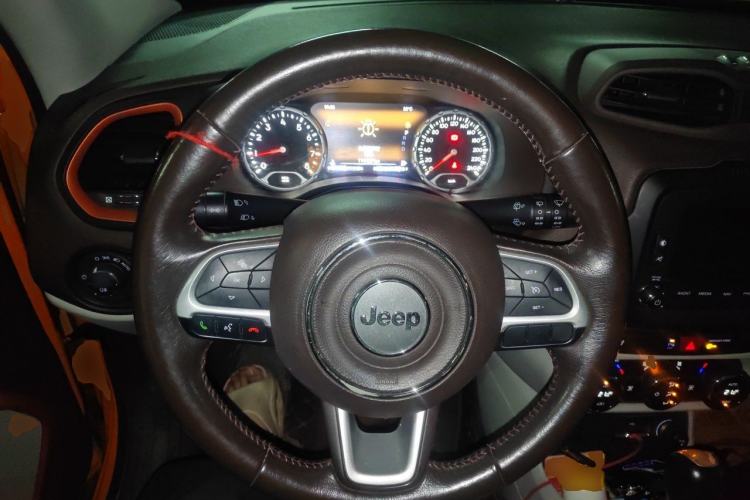 Used Jeep Renegade 2016 1.4T Automatic Smart Edition Steering Wheel