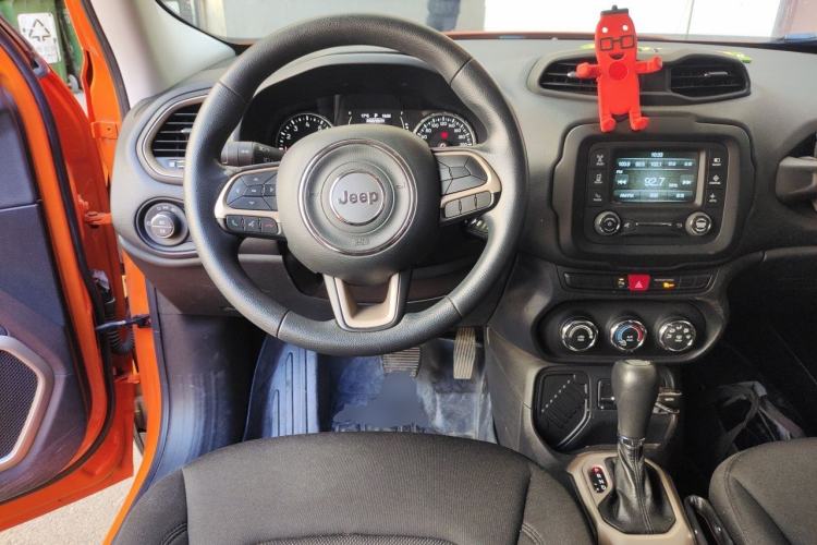 Used Jeep Renegade 2016 1.4T Automatic High-Energy Version Steering Wheel