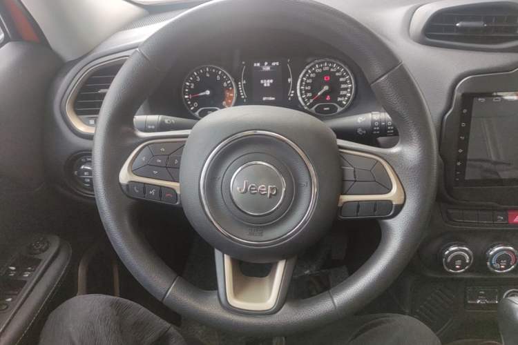 Used Jeep Renegade 2016 1.4T Automatic Jingneng Edition Steering Wheel