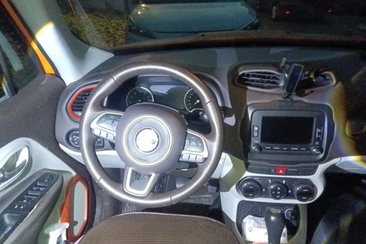 Used Jeep Renegade 2016 1.4T Automatic Jingneng Version+ Steering Wheel
