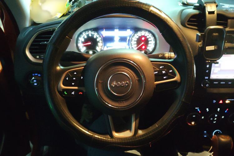 Used Jeep Renegade 2016 1.4T Automatic Jingneng Version+ Steering Wheel