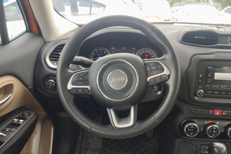 Used Jeep Renegade 2016 1.4T Automatic Jingneng Version+ Steering Wheel