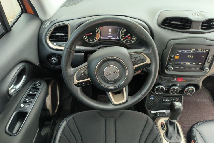 Used Jeep Renegade 2016 1.4T Automatic Jingneng Version+ Steering Wheel