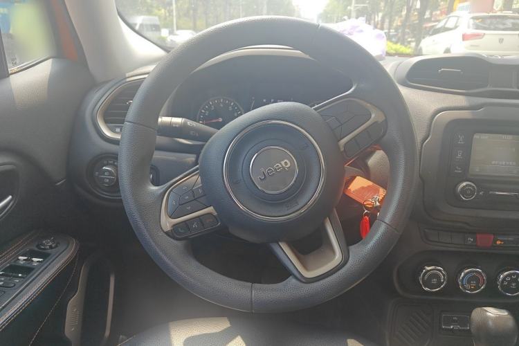 Used Jeep Renegade 2016 1.4T Automatic Jingneng Edition Steering Wheel