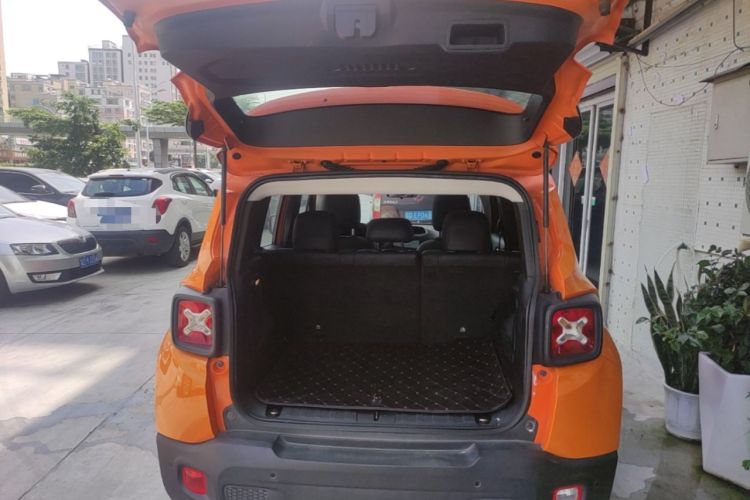 Used Jeep Renegade 2016 1.4T Automatic Jingneng Edition Trunk