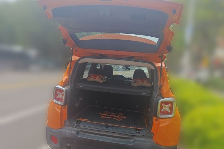 Used Jeep Renegade 2016 1.4T Automatic Jingneng Edition Trunk