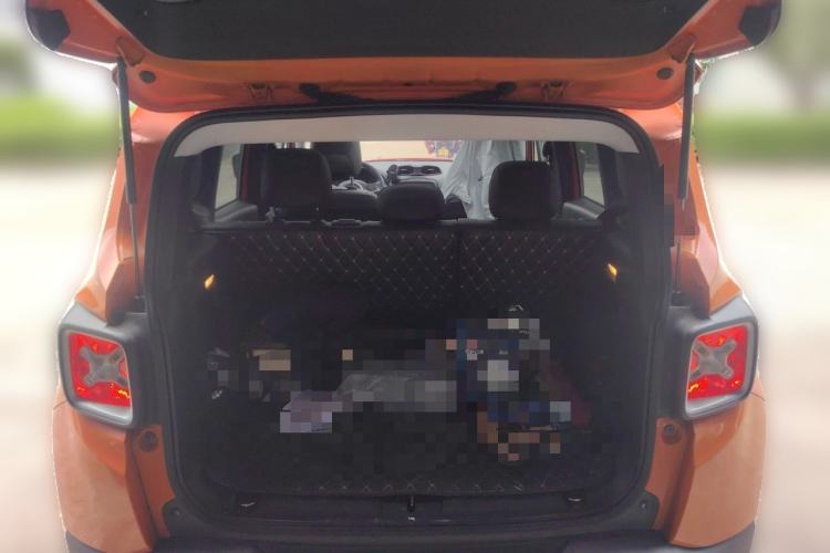 Used Jeep Renegade 2016 1.4T Automatic Smart Edition Trunk