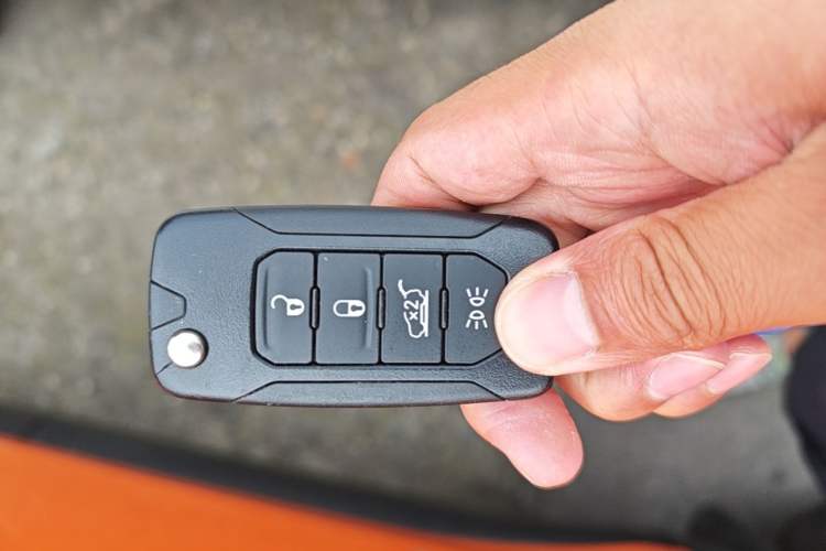 Used Jeep Renegade 2016 1.4T Automatic High-Energy Version Vehicle Key