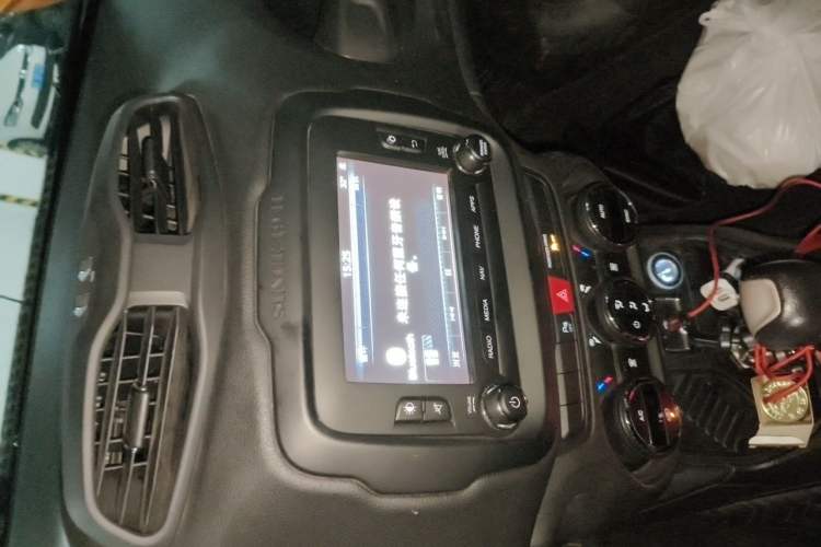 Used Jeep Renegade 2016 1.4T Automatic Jingneng Version+ Audio And AC Panel