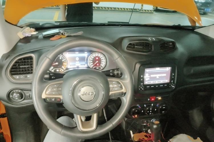 Used Jeep Renegade 2016 1.4T Automatic Jingneng Version+ Center Console