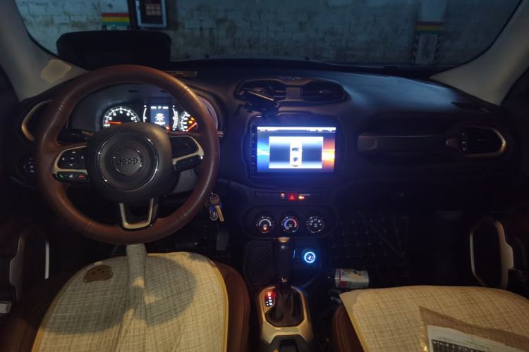 Used Jeep Renegade 2016 1.4T Automatic Jingneng Edition Center Console