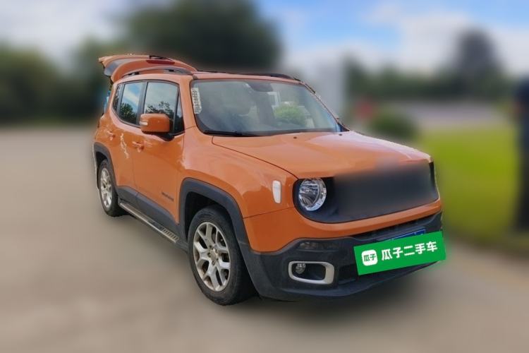 Used Jeep Renegade 2016 1.4T Automatic High-Energy Version Front Right 45 Deg