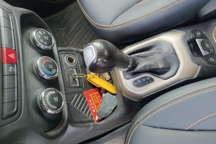 Used Jeep Renegade 2016 1.4T Automatic High-Energy Version Gear Lever