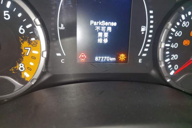 Used Jeep Renegade 2016 1.4T Automatic Jingneng Edition Odometer Close Up