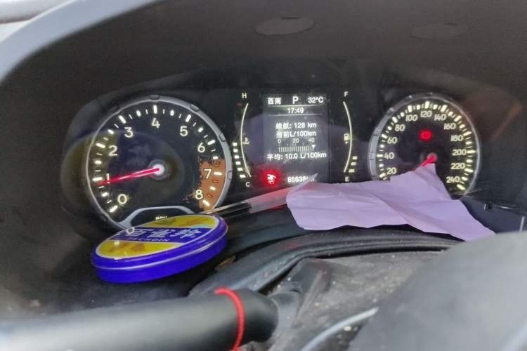 Used Jeep Renegade 2016 1.4T Automatic High-Energy Version Odometer Close Up