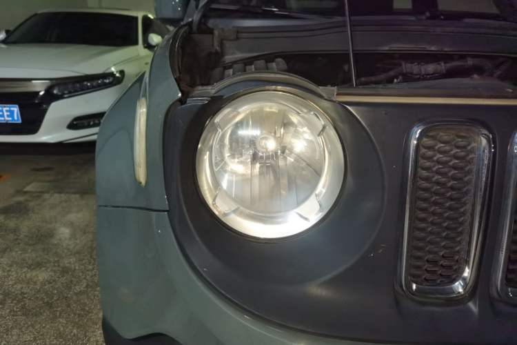 Used Jeep Renegade 2016 1.4T Automatic Jingneng Edition Right Front Headlight