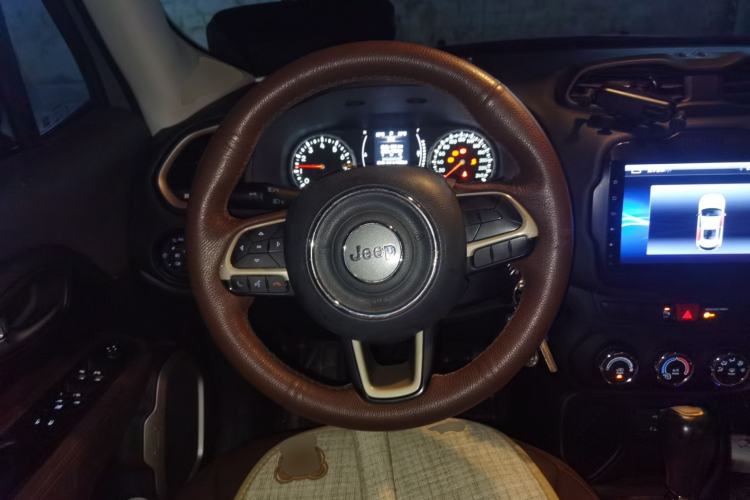Used Jeep Renegade 2016 1.4T Automatic Jingneng Edition Steering Wheel